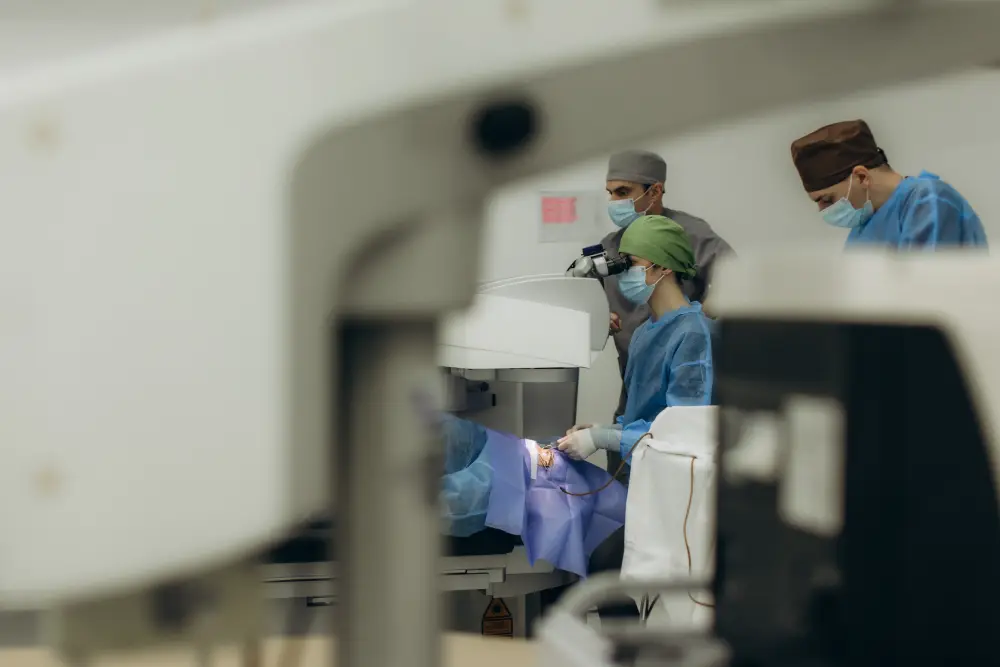 Bladeless cataract surgery in Singapore