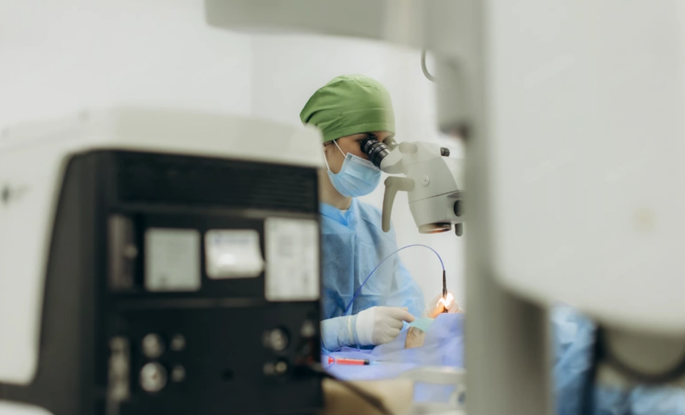 Cataract surgery lens implant