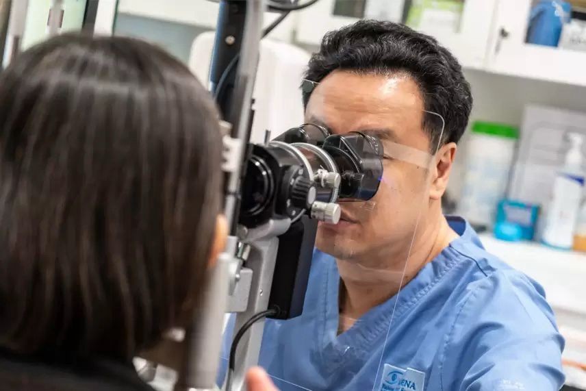 Dr David Goh - Cataract specialist Singapore